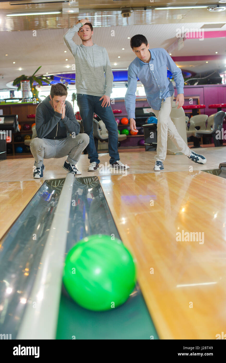 Gutter ball hi-res stock photography and images - Alamy