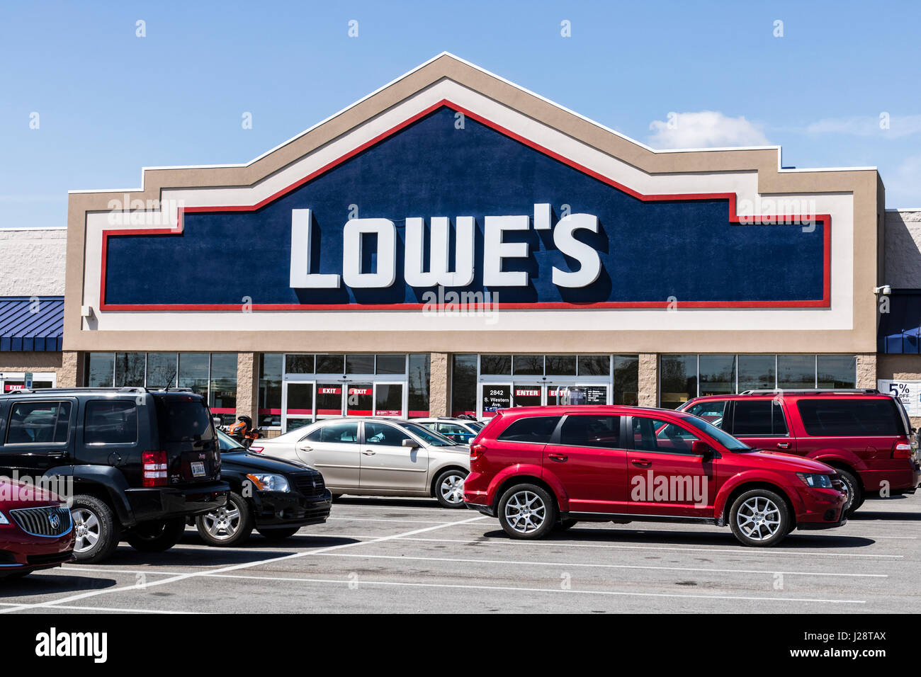 Marion - Circa April 2017: Lowe's Home Improvement Warehouse. Lowe's operates retail home improvement and appliance stores in North America VII Stock Photo