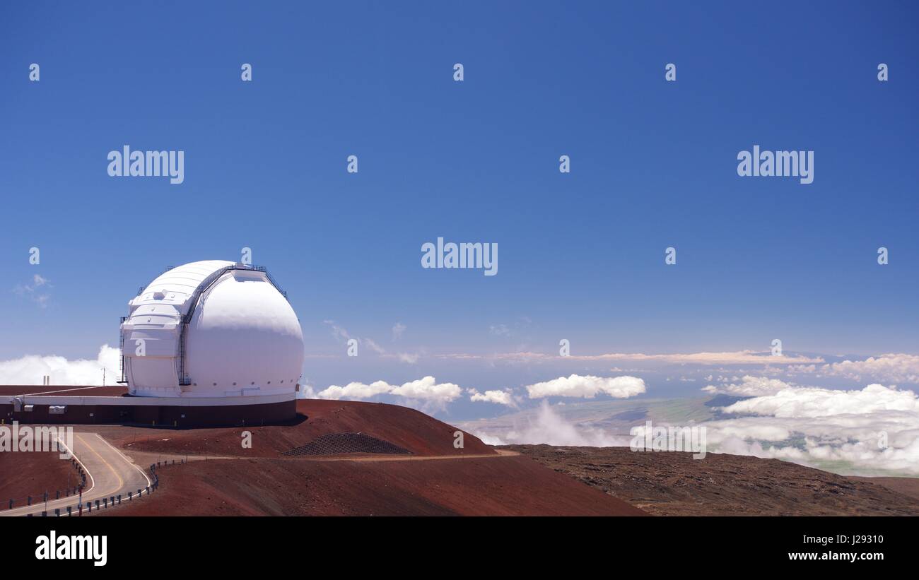 Observatories at Mauna Kea, aloft a dormant volcano on the island of Hawaii. Standing 4,207 m above sea level, its peak is the highest point in the st Stock Photo
