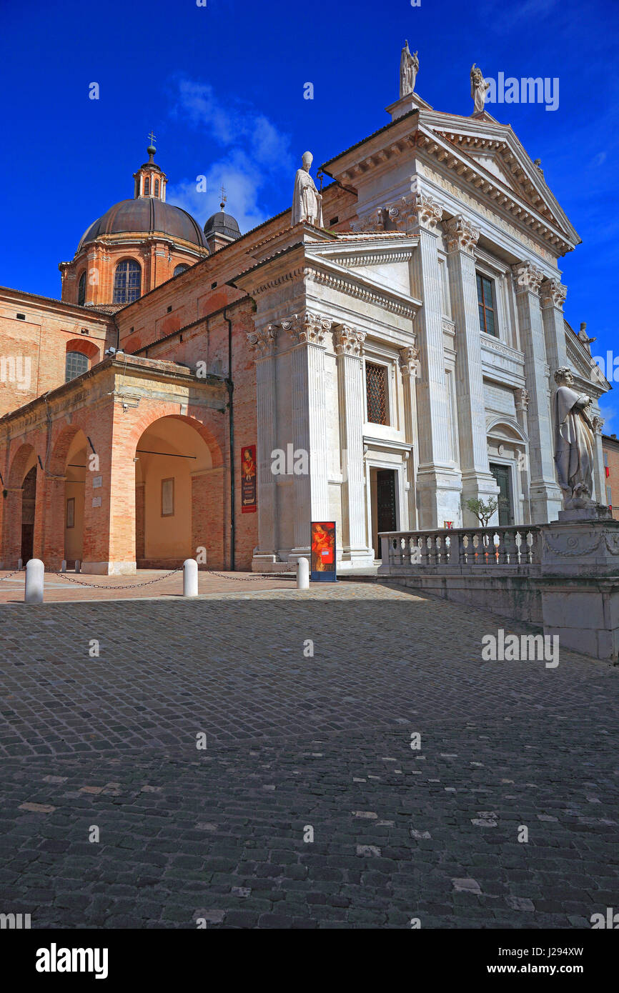 View of the Cathedral, Duomo di Urbino, Cattedrale Metropolitana di Santa Maria Assunta Duomo, Urbino, Marche, Italy Stock Photo