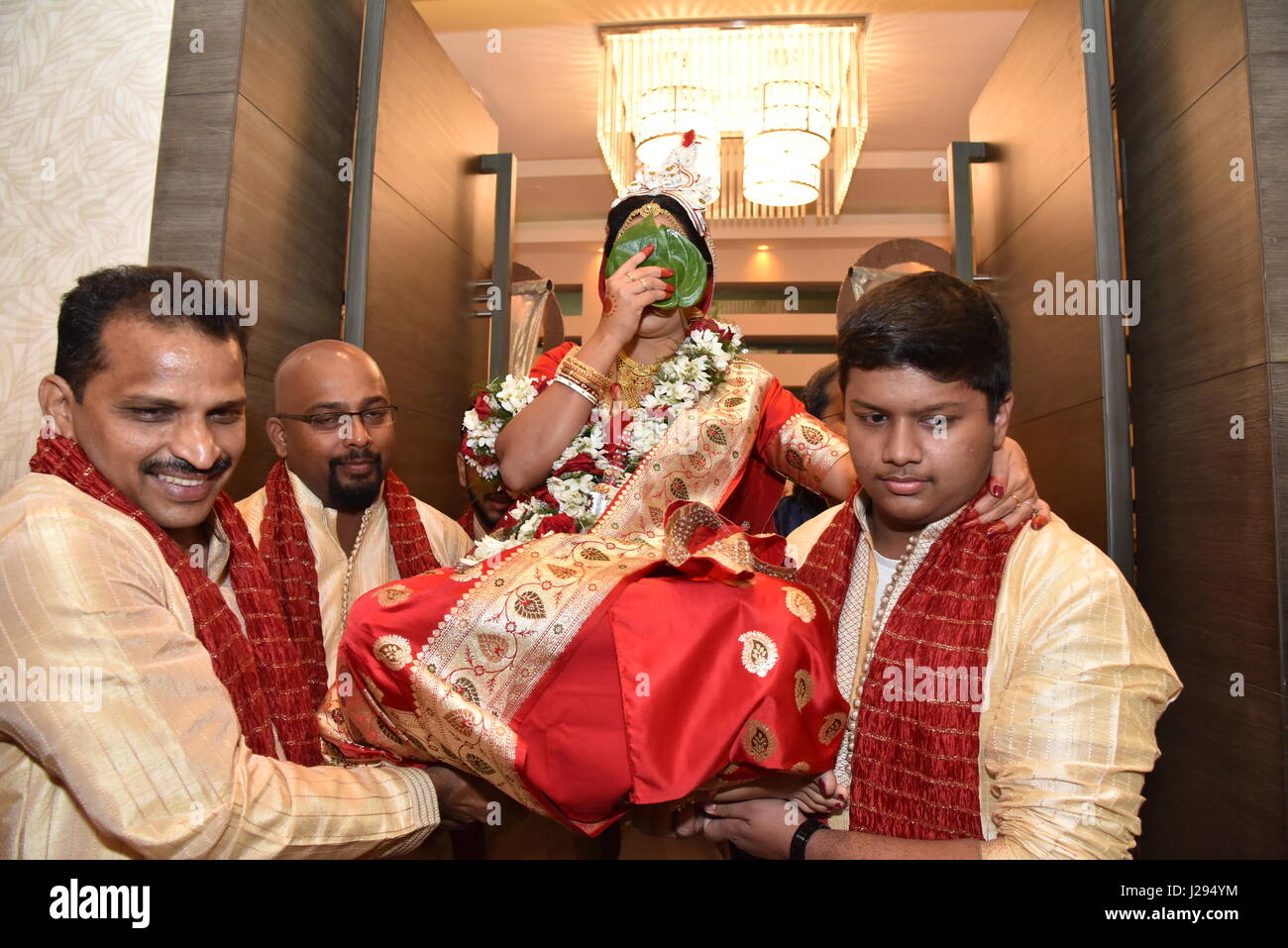 Hindu family rituals hi-res stock photography and images - Alamy