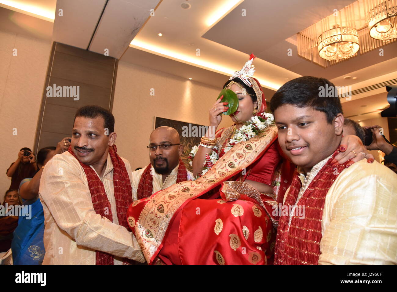 Hindu family rituals hi-res stock photography and images - Alamy