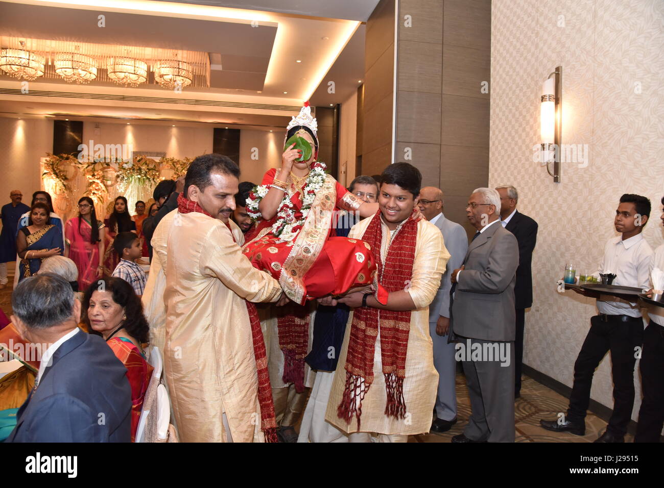 Hindu family rituals hi-res stock photography and images - Alamy