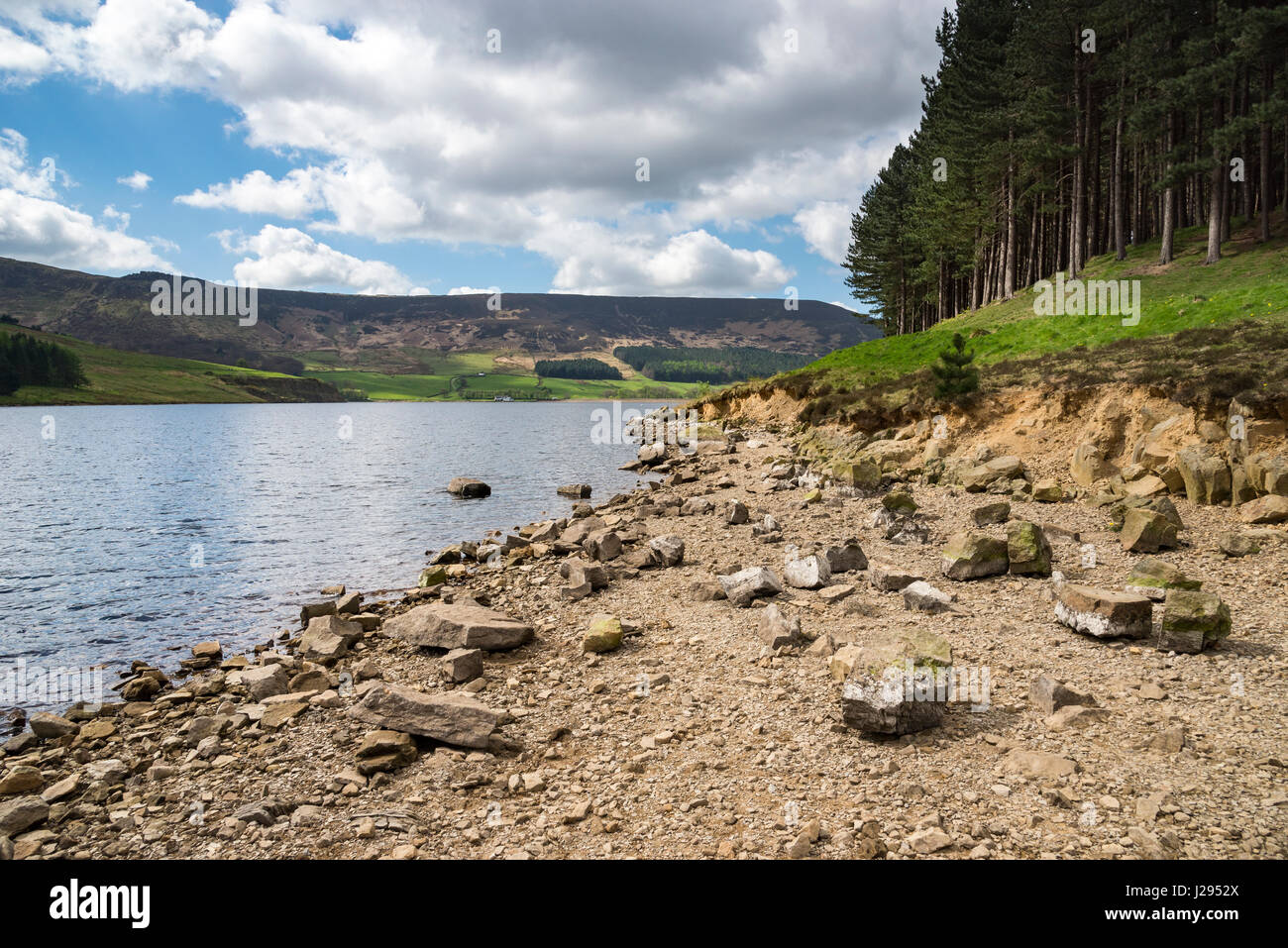 Edge of Dove Stones reservoir near Greenfield, Greater Manchester ...
