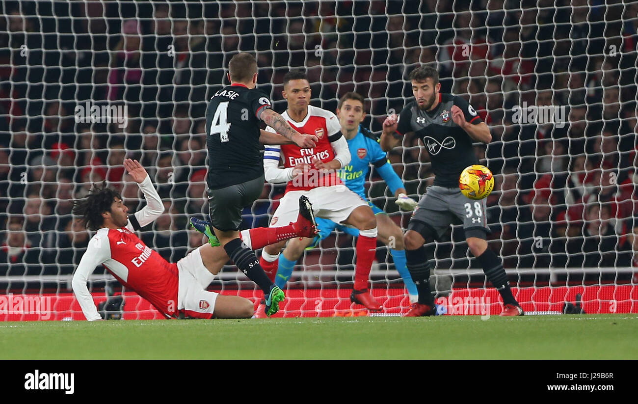 Jordy Clasie of Southampton scores during the EFL Cup Quater-final match between Arsenal and Southampton at the Emirates Stadium in London. November 30, 2016. EDITORIAL USE ONLY - FA Premier League and Football League images are subject to DataCo Licence see www.football-dataco.com Stock Photo