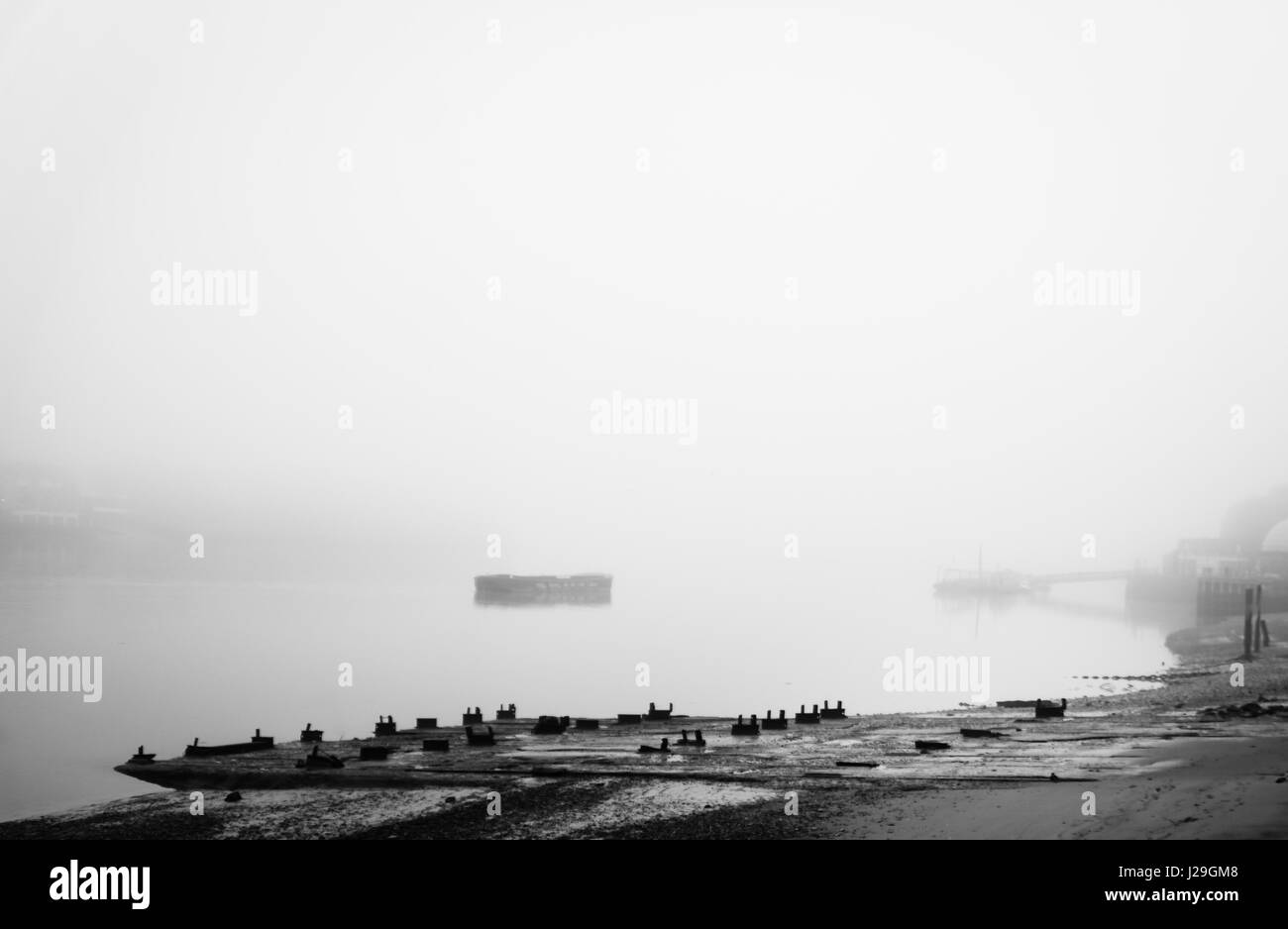 Thames mist walk hires stock photography and images Alamy