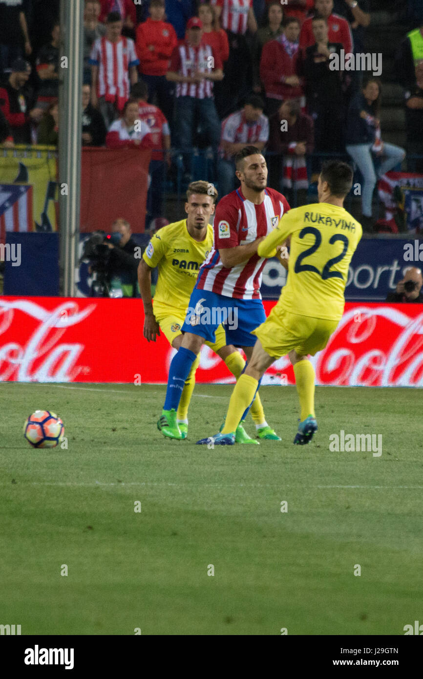 Joseph Rukavina Rukavina (R) stops Koke (C). (Photo by: Jorge Gonzalez/Pacific Press ...