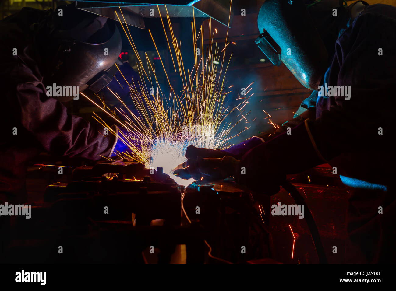 Heavy duty welding hi res stock photography and images Alamy