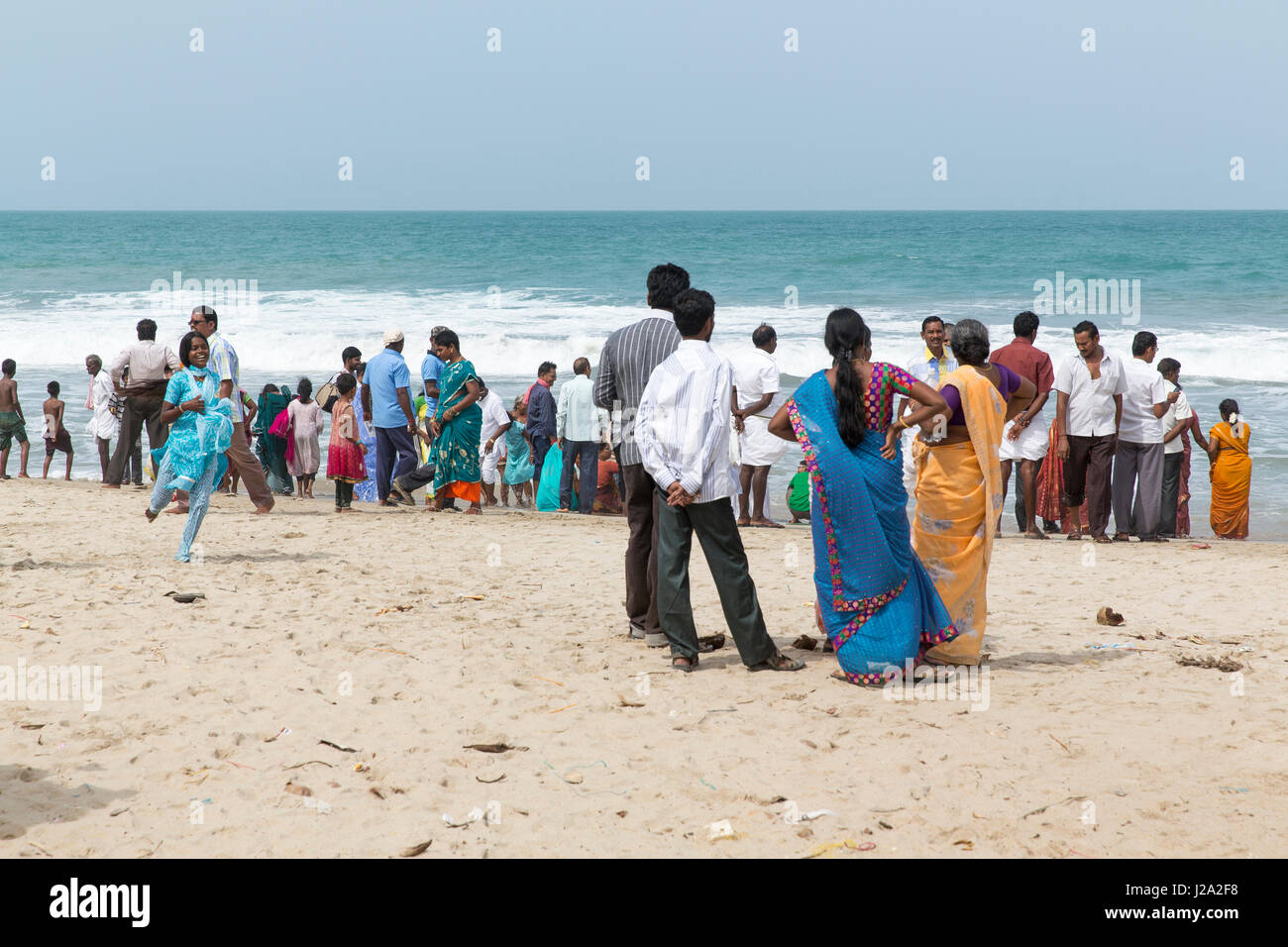 Tamil festival family hi-res stock photography and images - Alamy