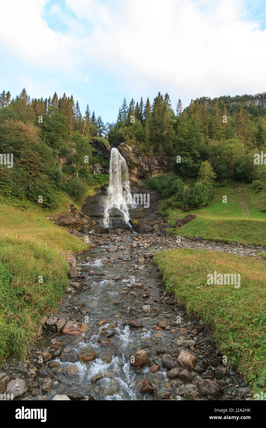 The waterfall, Steinsdalsfossen in Hardanger Stock Photo