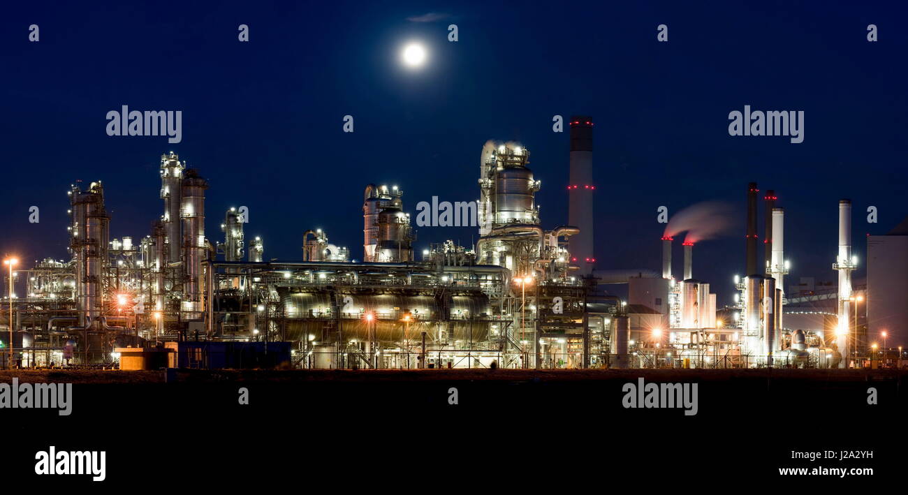 Oil refinery in Rotterdam port Stock Photo Alamy