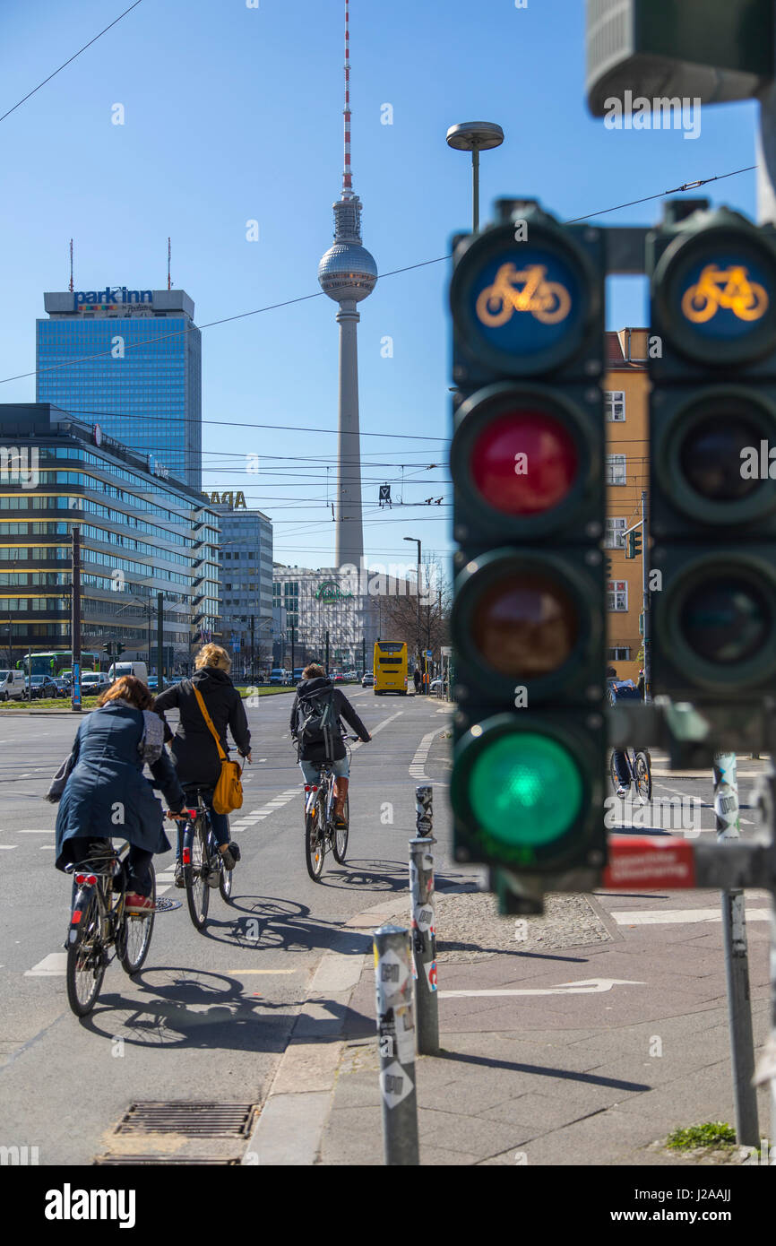 Bicycle traffic light, at a crossroads in Berlin, KarlLiebknechtStra