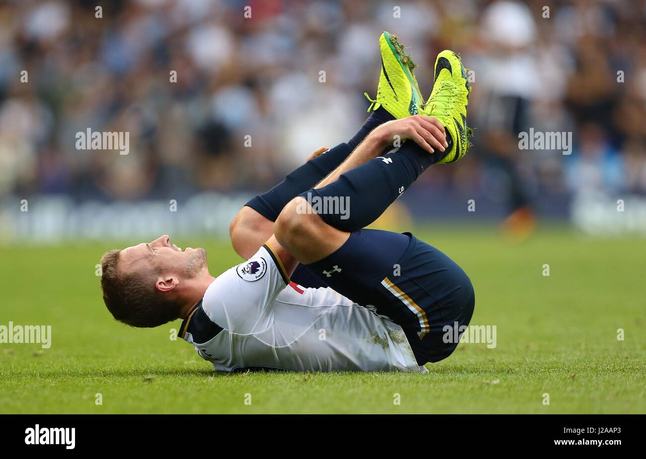 English Football Injury Harry Kane Hi res Stock Photography And Images english-football-injury-harry-kane-hi-res-stock-photography-and-images