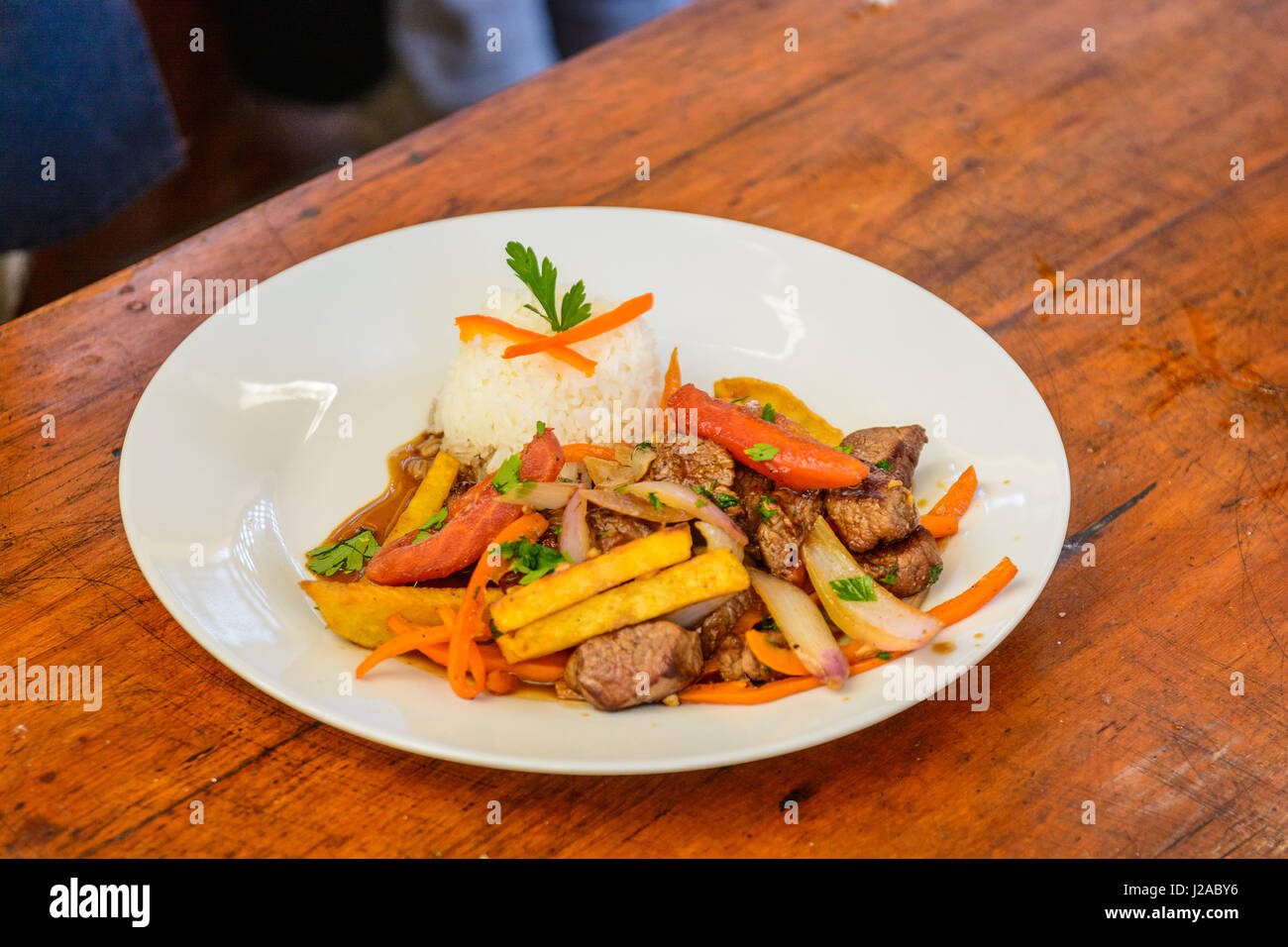 Peru, Arequipa, Lomo Saltado, a typical Peruvian beef dish It is like many  recipes influenced by Japanese and is prepared in the wok Stock Photo -  Alamy