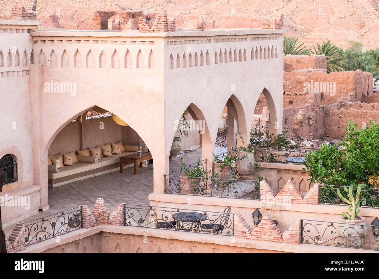morocco-ouarzazate-ait-benhaddou-a-typical-small-hotel-in-style-and