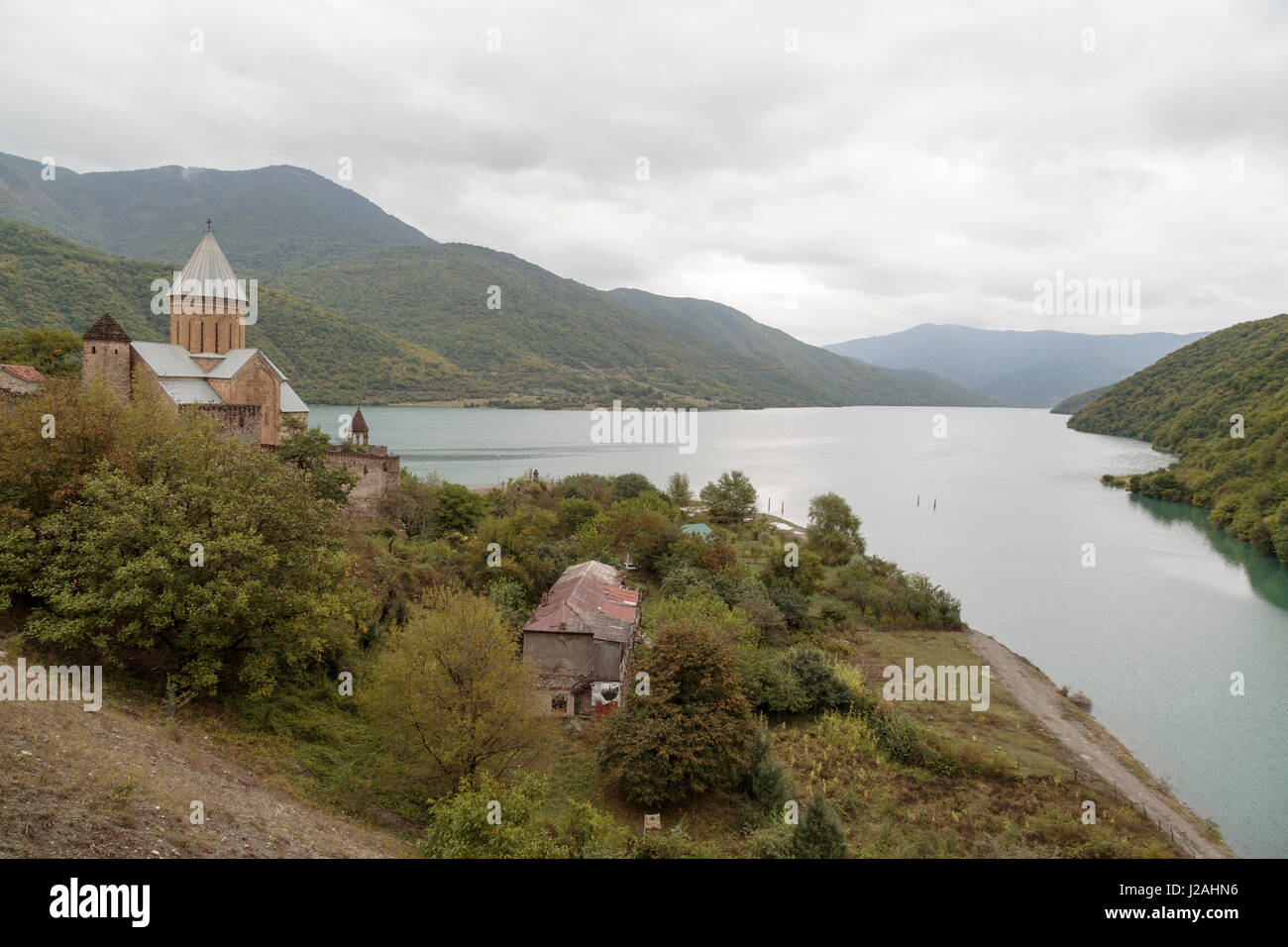 Georgia, Aragvi. Ananuri Castle complex with the Aragvi river behind it. Stock Photo