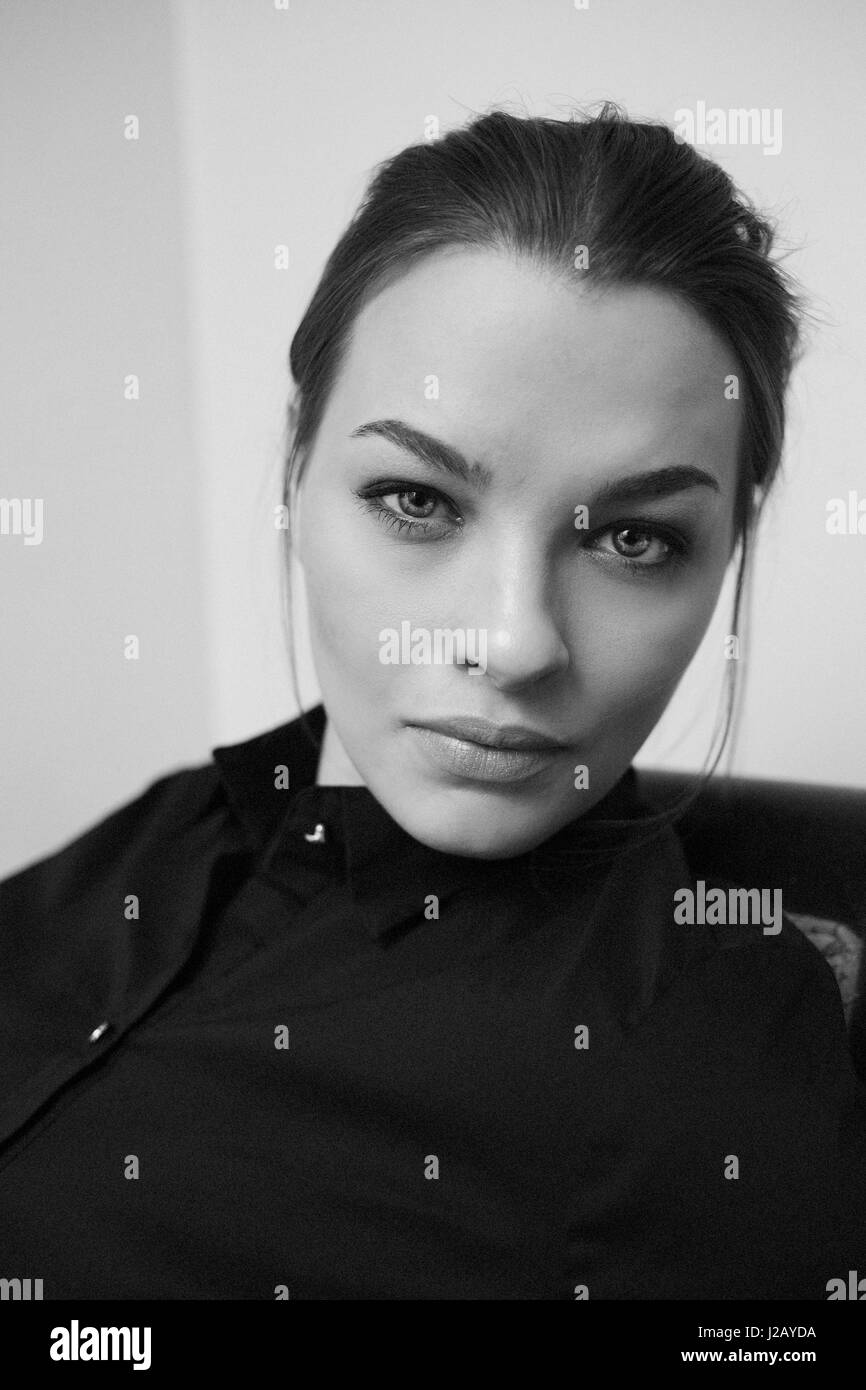 Woman casual portrait photography Black and White Stock Photos & Images ...