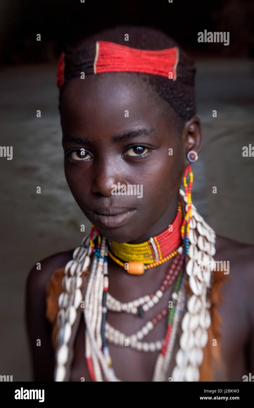 hamer-tribal-girl-omo-valley-ethiopia-stock-photo-alamy