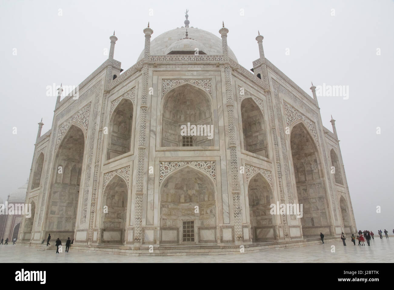 People Visit Taj Mahal Tac Mahal Which is Considered the Finest Example of  Mughal Architecture,scene from Entrance of Taj Mah Editorial Photography -  Image of visit, reflections: 206313527