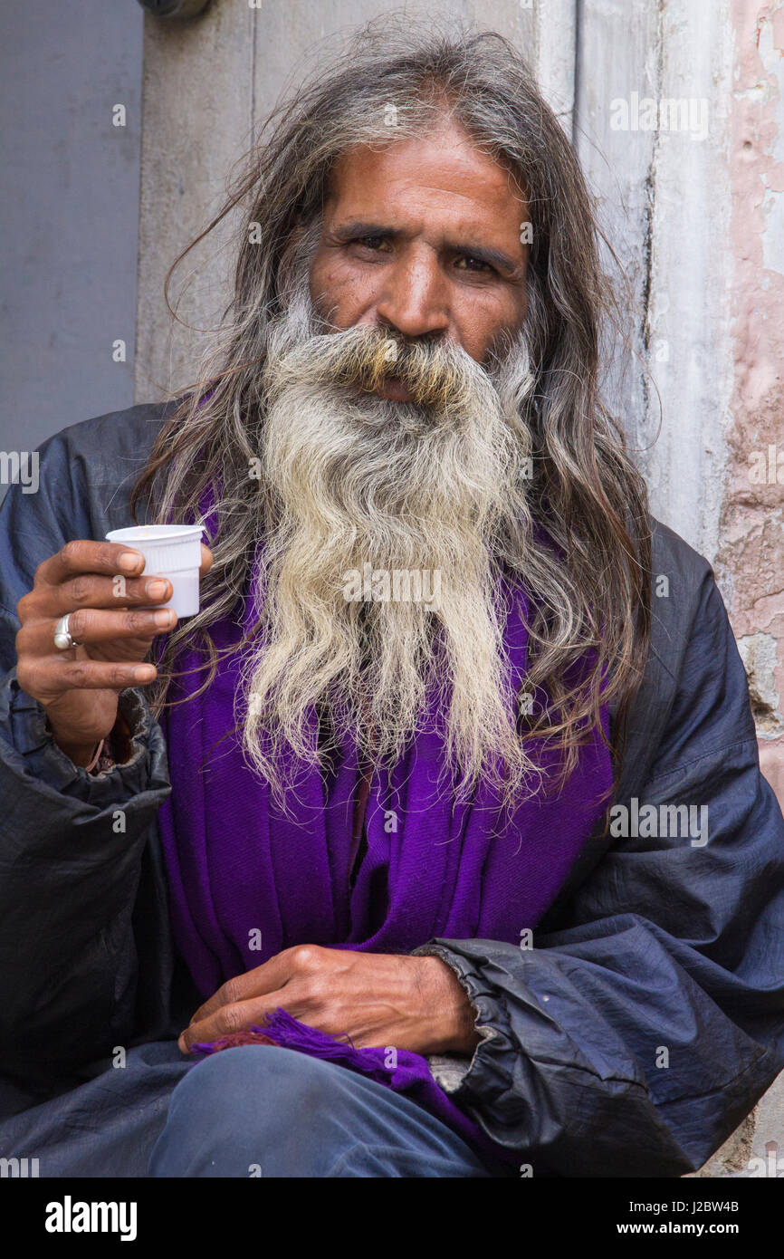 Elderly man long white beard hi-res stock photography and images - Alamy