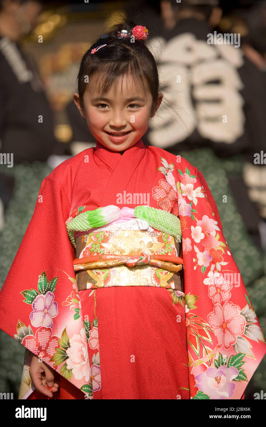 Japan, Gifu prefecture, Takayama (also known as HidaTakayama), girl in