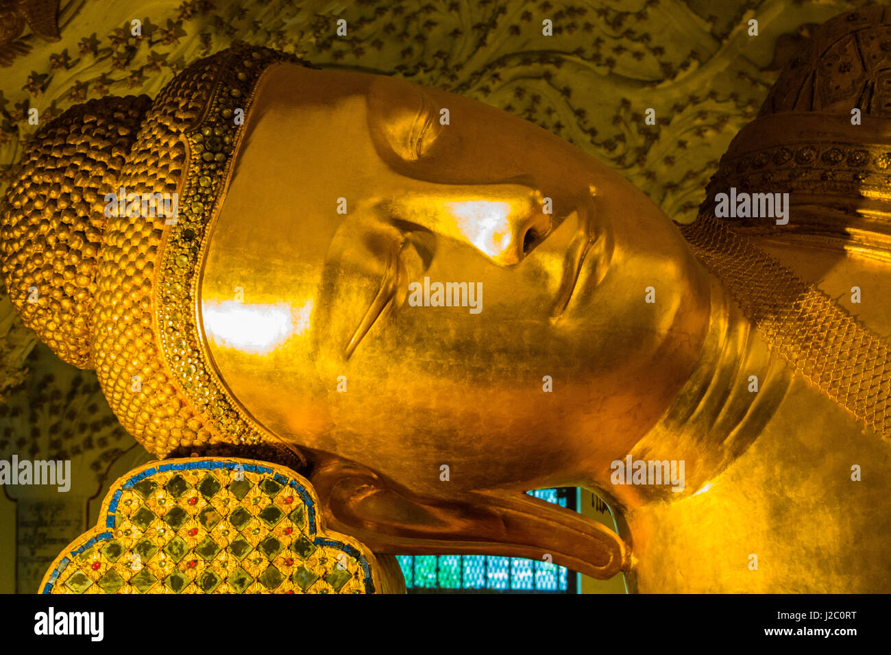 Myanmar. Mandalay. Kusinara pagoda. Reclining Buddha. Stock Photo