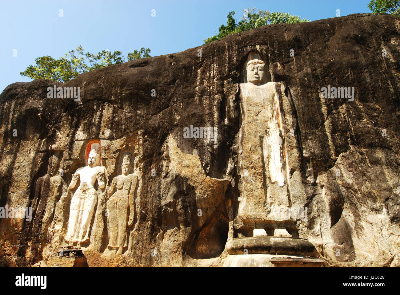 Sri Lanka, Ella, Dhowa rock Temple, carved rock Buddha Stock Photo - Alamy