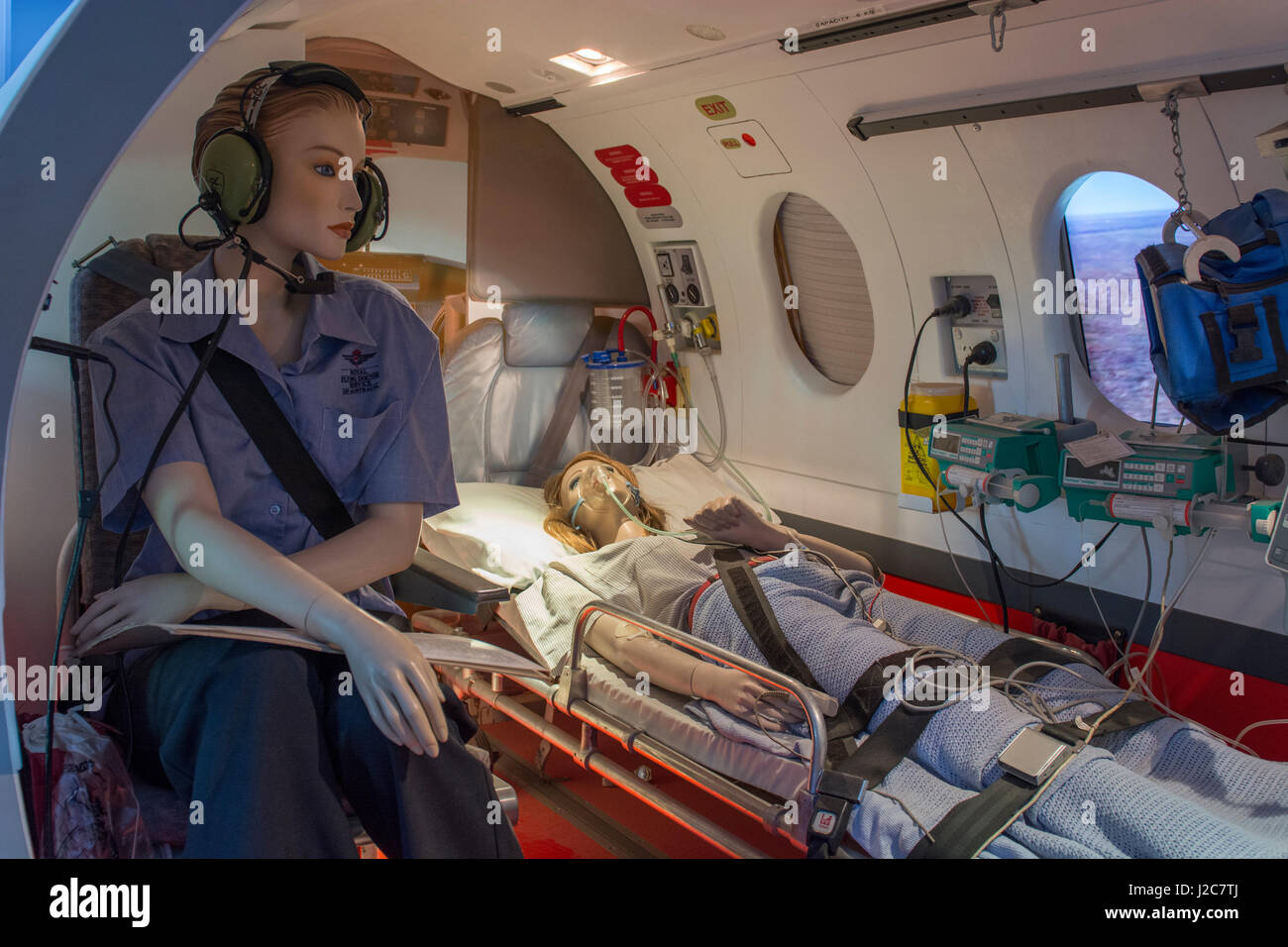 to uger dessert kassette Australia, Alice Springs. Royal Flying Doctor Service, Alice Springs Base.  RFDS offer 24/7 emergency services free of charge to remote areas of  Australia. Inside medical airplane Stock Photo - Alamy
