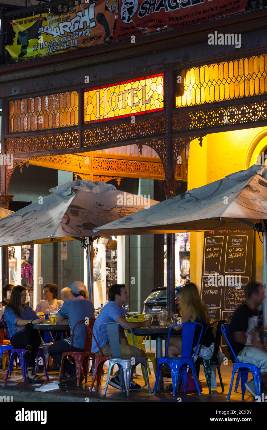 Australia, Adelaide, Rundle Street, outdoor bar at the Hotel Austral