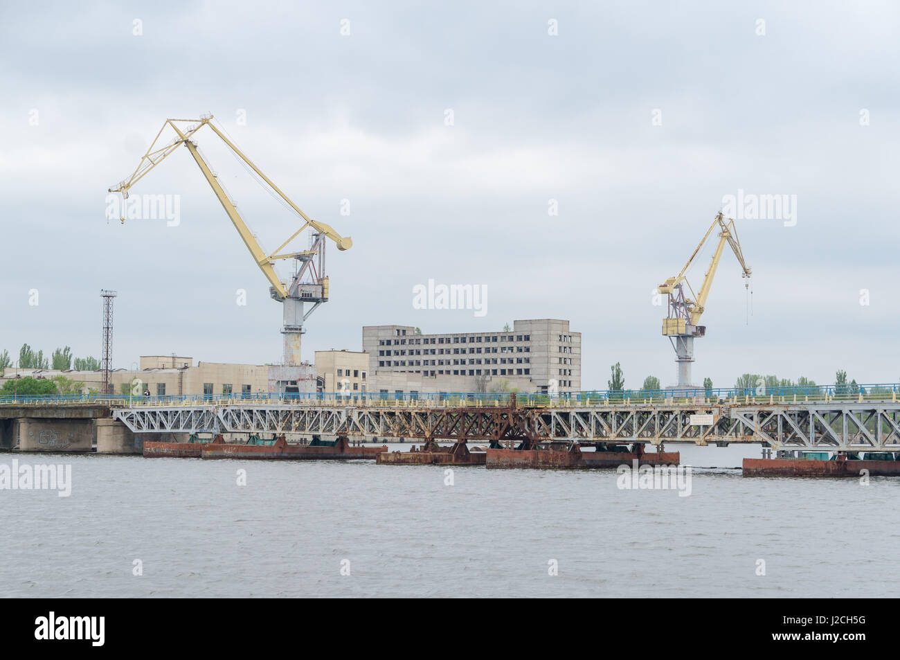 Ukraine, Mykolaivs'ka oblast, Mykolaiv, old yard on the Inhul Stock Photo