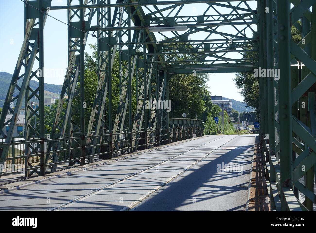 Linz, historische Eisenbahnbrücke Stock Photo