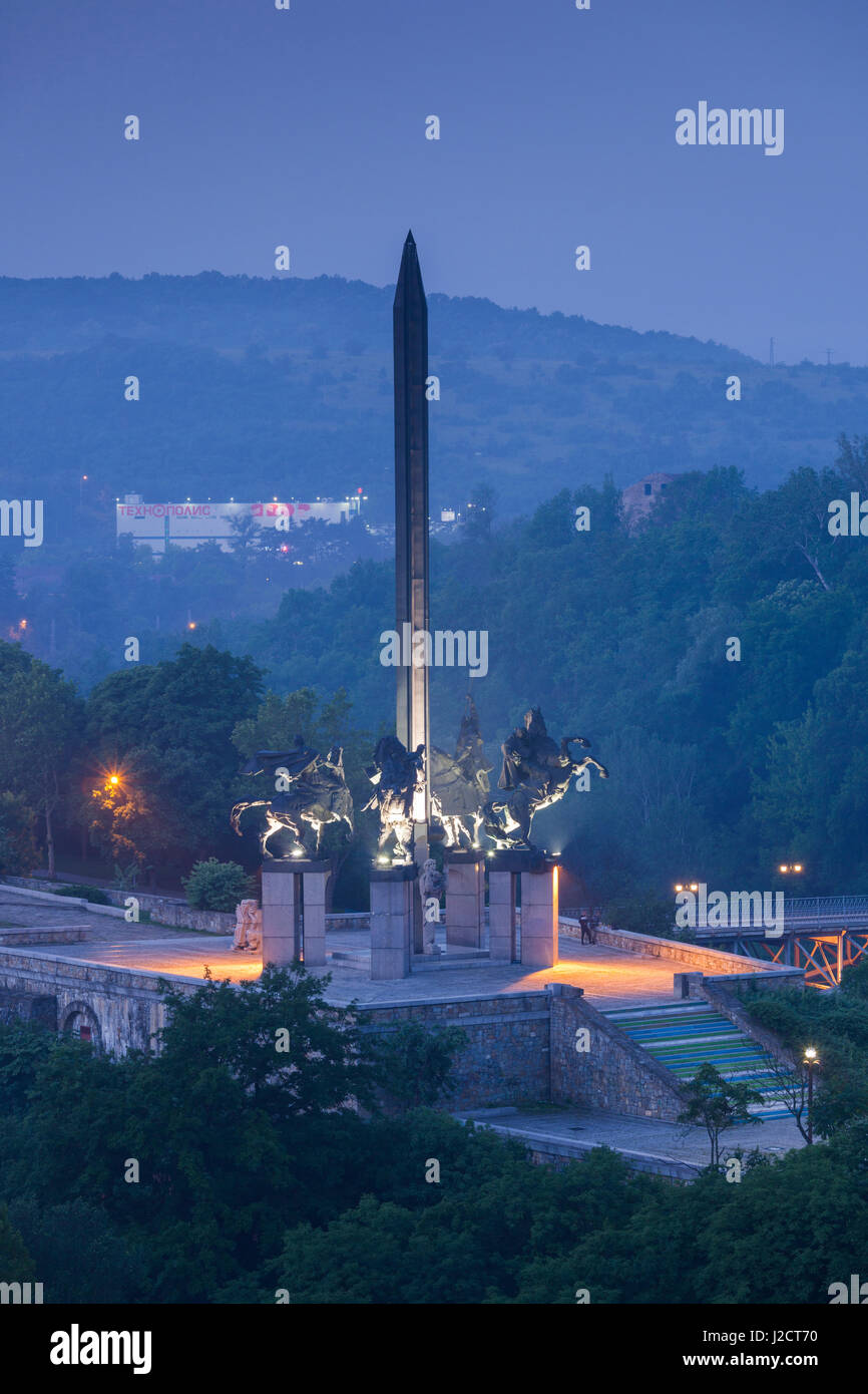 Bulgaria, Central Mountains, Veliko Tarnovo, Monument to the Assens, dawn Stock Photo