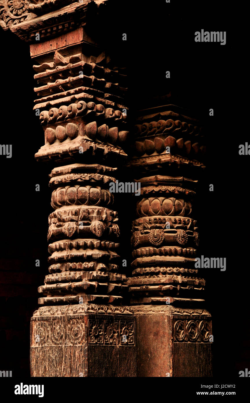 Wood Art of Nepal, Pillar in Durbar Square Kathmandu Stock Photo Alamy