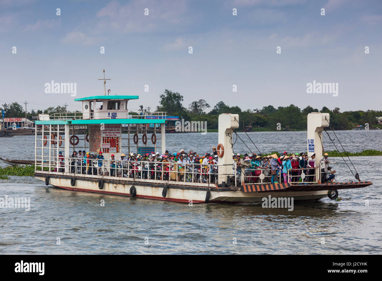 Vietnam, Mekong Delta. Vinh Long, river ferry Stock Photo - Alamy
