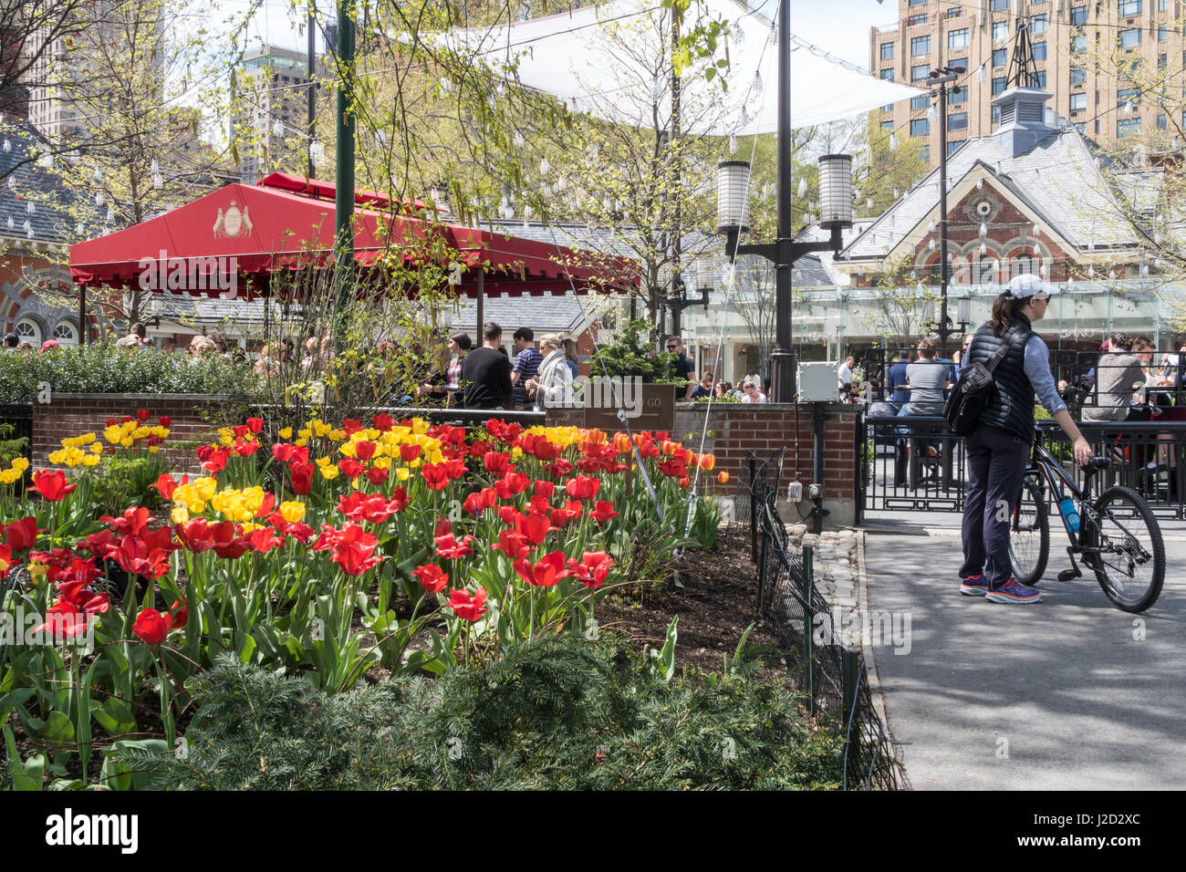 Restaurant Spring Time Tavern on the Green is a Popular Restaurant in Central Park in ...