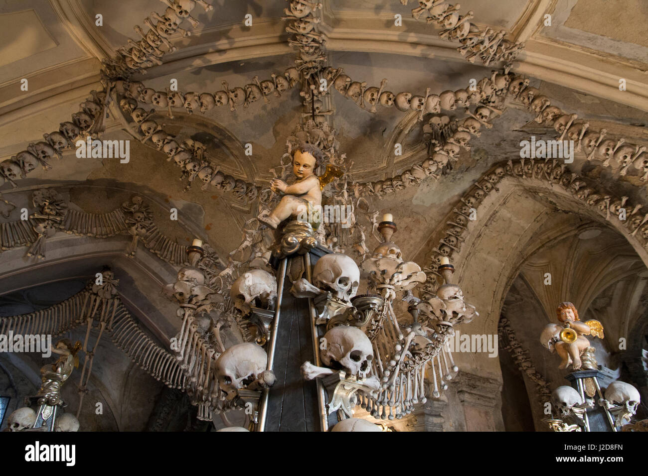 czech-republic-bohemia-sedlec-sedlec-ossuary-church-of-the-bones
