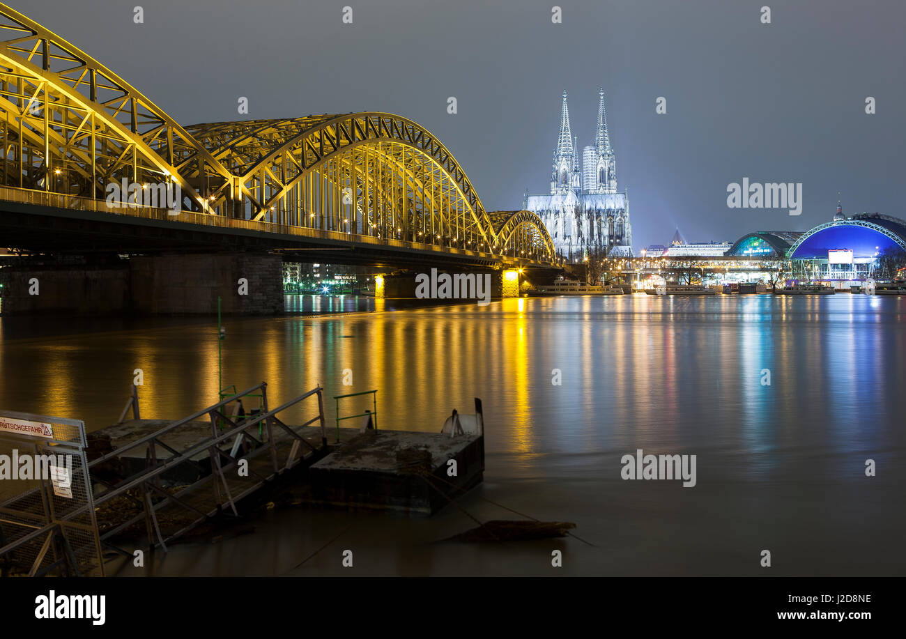 Cologne at Night with view to the cathedral Stock Photo - Alamy