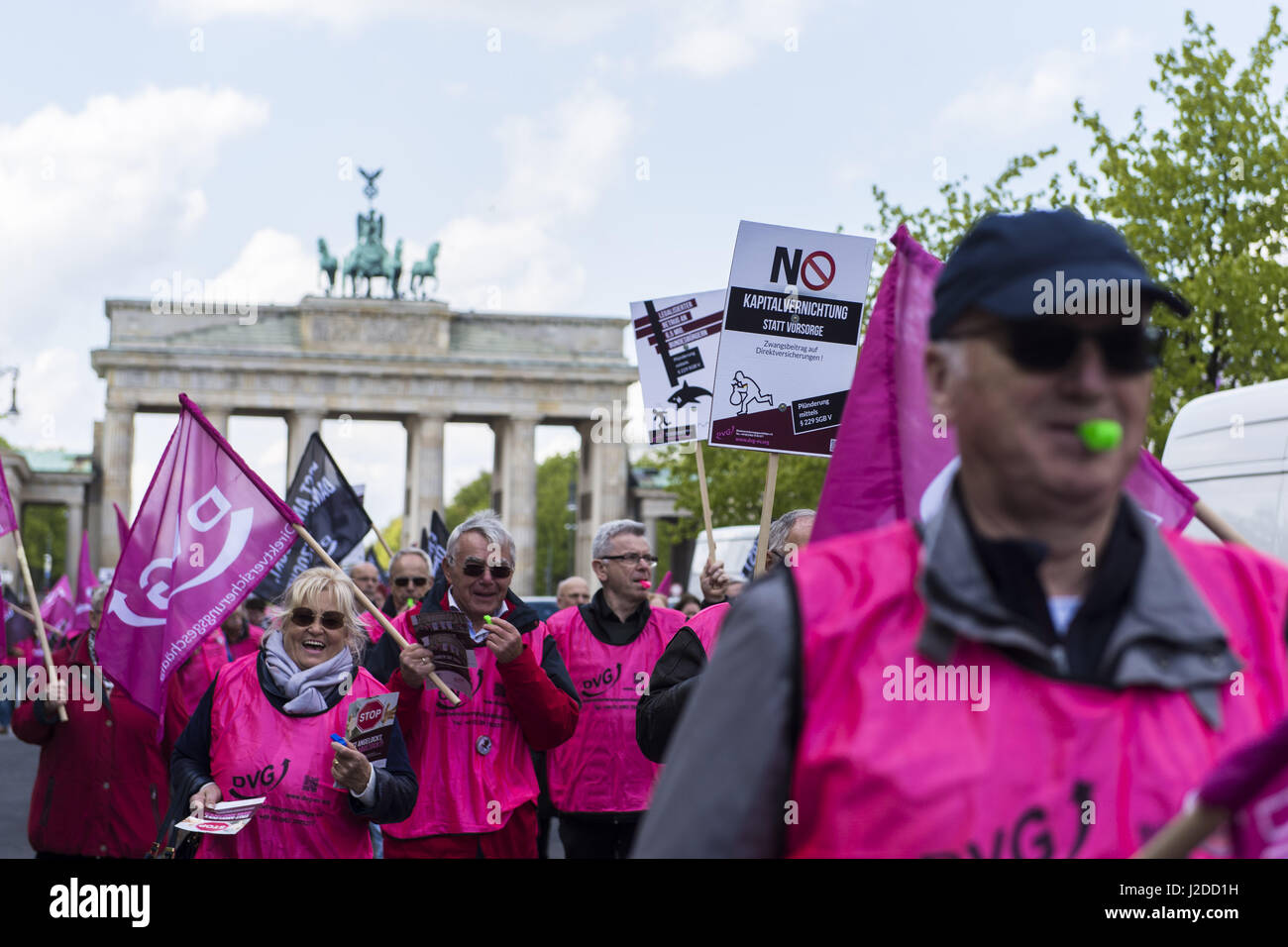 Berlin, Berlin, Germany. 27th Apr, 2017. About 150 people rally in the Berlin government district against the development of the employment retirement legislation. The Protesters call for a stop of the conversion of a self-funded, private direct insurance to a company pension. Two coffins with the inscription 'stock protection' and 'trust protection' are placed in front of the German Bundestag. German: Etwa 150 Menschen demonstrieren im Berliner Regierungsviertel gegen die Entwicklung des BetriebsrentenstÃ¤rkungsgesetzes. Die Organisatoren fordern ein Stopp der Umwandlung einer selbstfinanzi Stock Photo