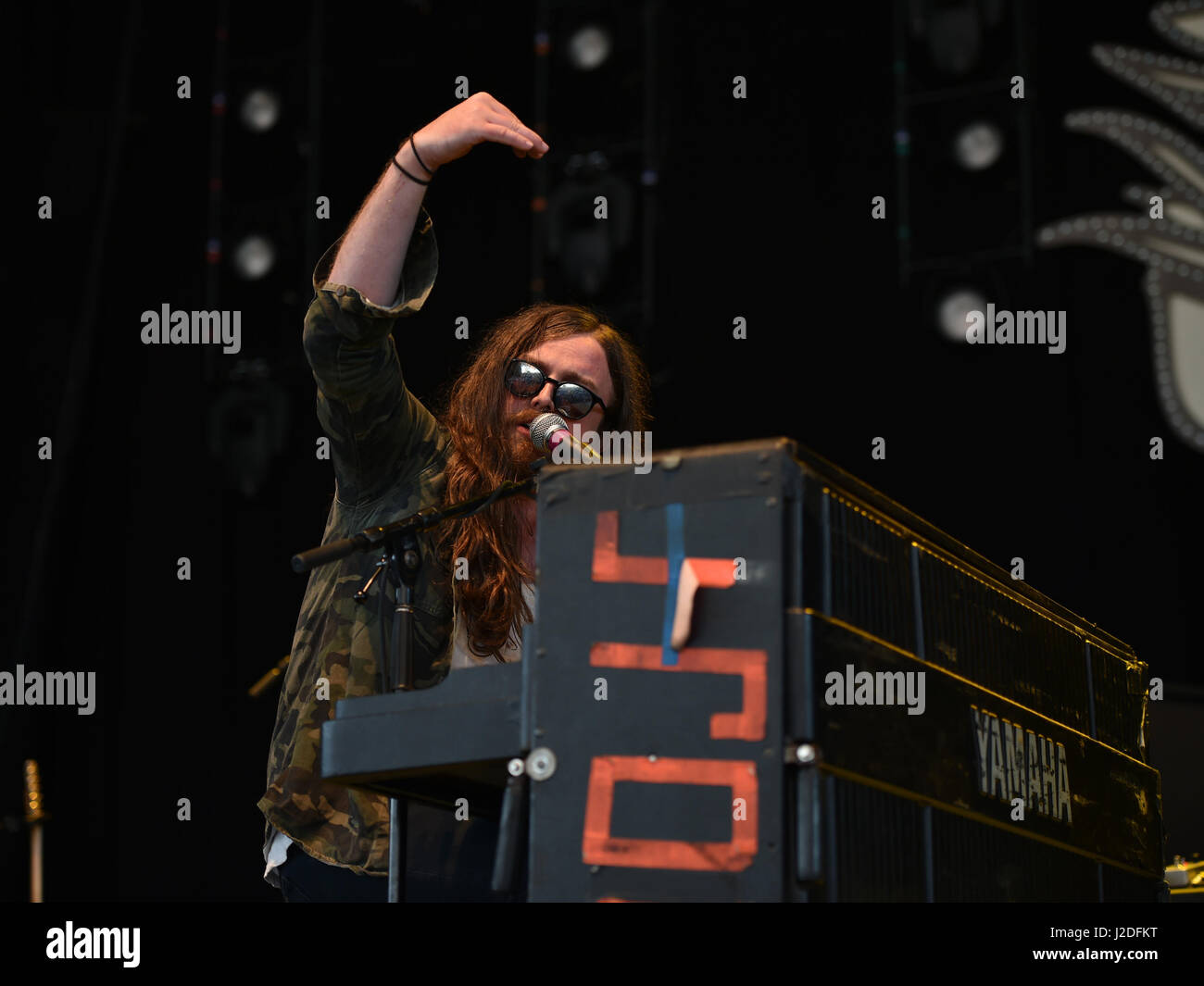Portsmouth, VIRGINIA, USA. 26th Apr, 2017. J. RODDY WALSTON AND THE BUSINESS, american rock band gets the crowd started at the .to THE PORTSMOUTH PAVILION in PORTSMOUTH, VIRGINIA on 26 APRIL 2017. © Jeff Moore 2017 Credit: Jeff Moore/ZUMA Wire/Alamy Live News Stock Photo