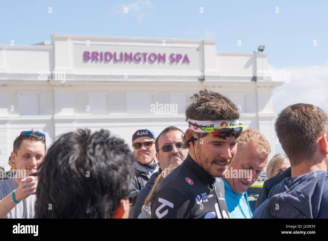 Bridlington, UK. 28th Apr, 2017. In front of the Bridlington Spa, Team Sky rider chats to the public. Credit: Richard Smith/Alamy Live News Stock Photo