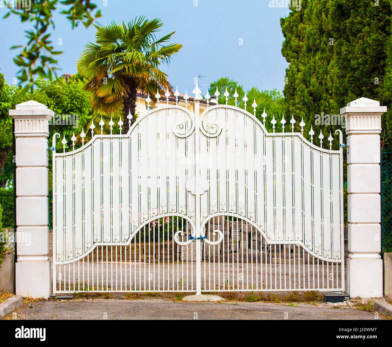 White gates hires stock photography and images Alamy