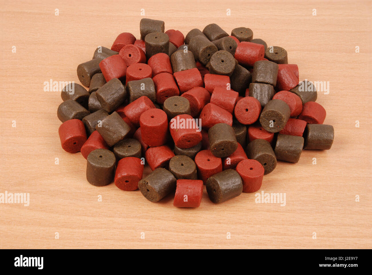 MALTBYS' STORES 1904 LTD Drilled Halibut Pellets Red 14mm 500g Fishing