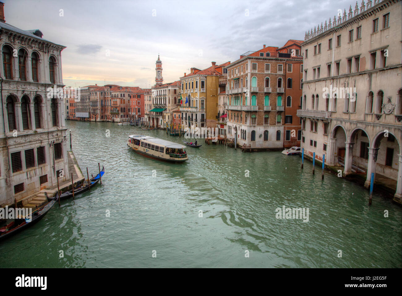 Water bus along grand canal hi-res stock photography and images - Alamy
