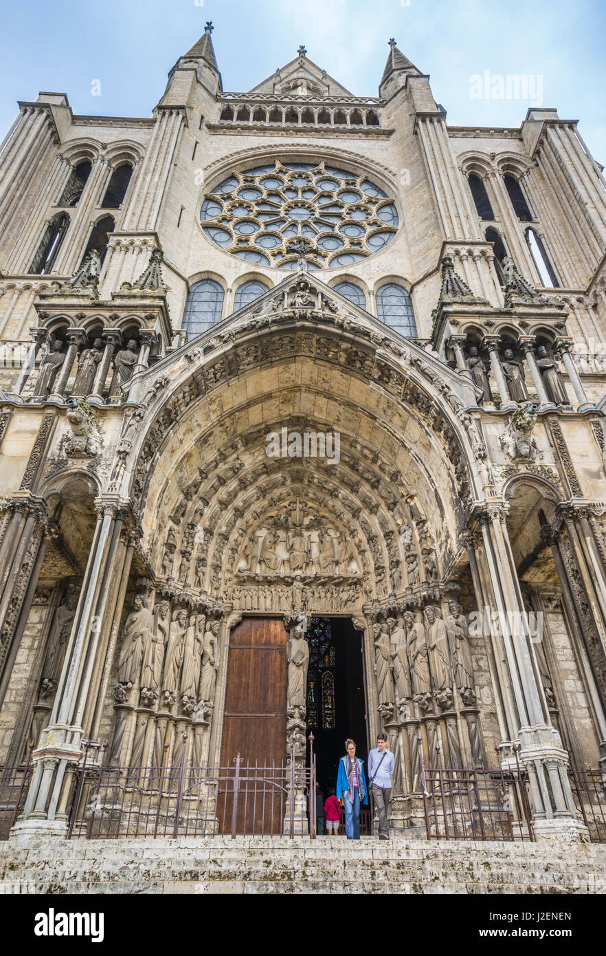 France, Centre-Val de Loire, Chartres, Cathédrale Notre-Dame de Chartres, South transept facade of Chartres Cathedral Stock Photo