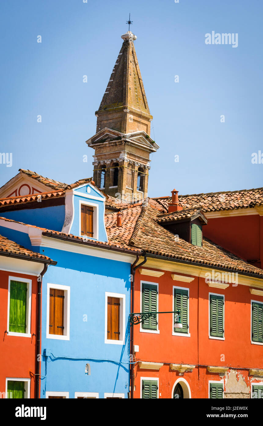 Leaning bell tower of San Martino church and houses, Burano, Veneto, Italy Stock Photo