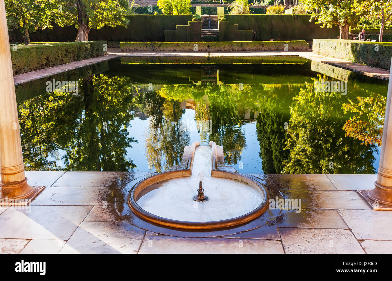 Courtyard el partal fountain pool hi-res stock photography and images ...