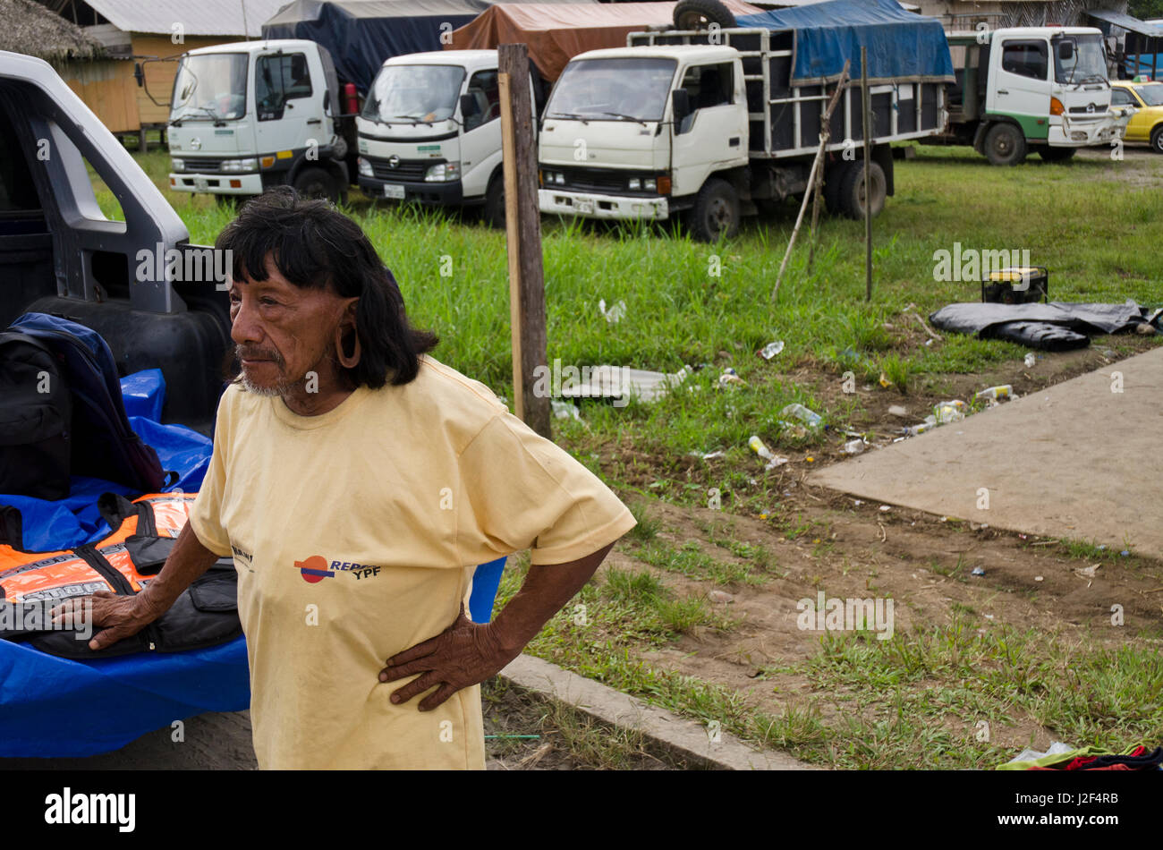 Huaorani Indian wearing Oil Company T-shirt. Pompeya Market , Napo Stock  Photo - Alamy