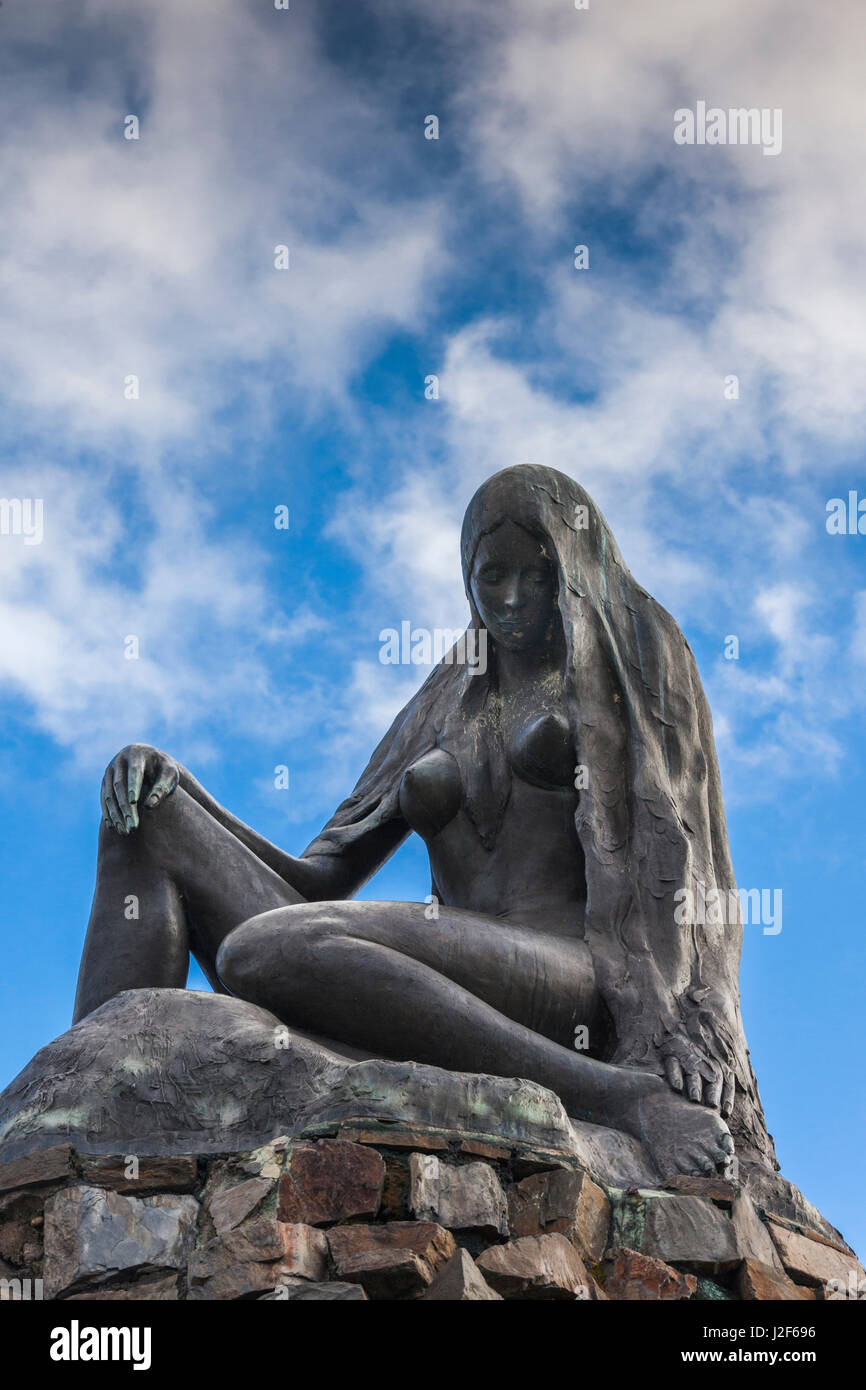 Germany, Rhineland-Pfalz, St. Goarhausen, statue of Die Loreley mermaid on  the Rhine River Stock Photo - Alamy