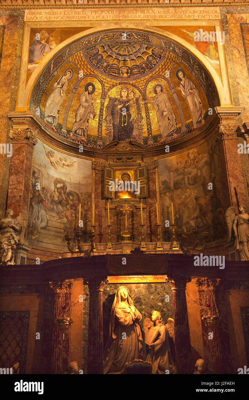 Mosaic of Mary, Jesus, Bernin Sculpture Santa Francesca Romana Basilica Forum, Rome, Italy Stock Photo