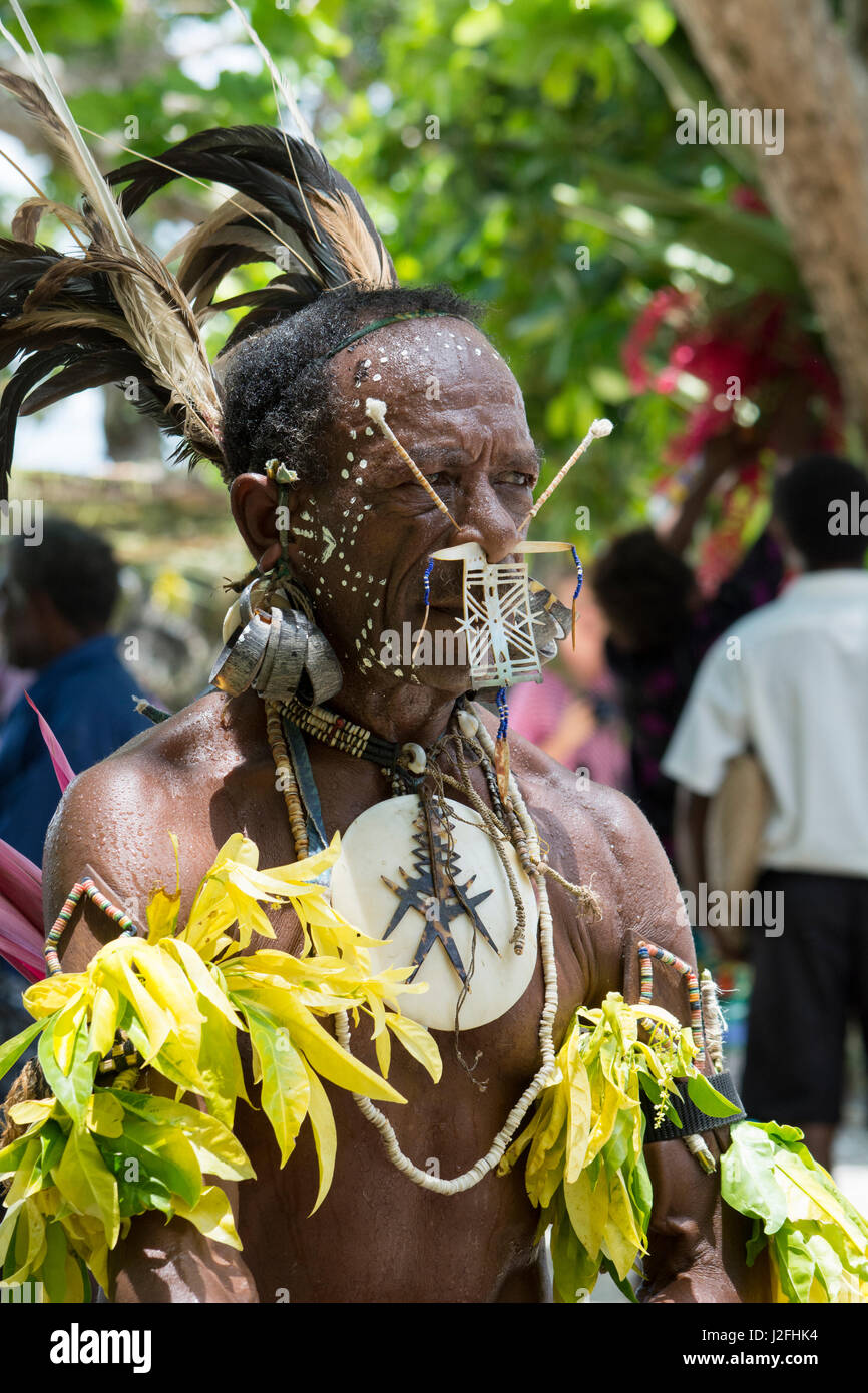 Solomon Islands, Beautiful Woman Dressed with Flowers and Leaves. Nemba,  Utupua, Small Island in South Pacific Ocean Editorial Stock Photo - Image  of island, costume: 80358213